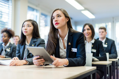 揭秘瑞士酒店管理 不止于酒店，多元職業(yè)路徑點亮未來